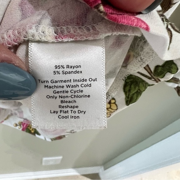 TALBOTS Floral Print Top Size Petite Medium - Picture 5 of 5
